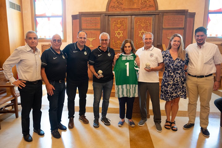 Maccabi Haifa F.C. delegation visits Jewish Community of Athens in advance of UEFA match against Olympiacos F.C.
