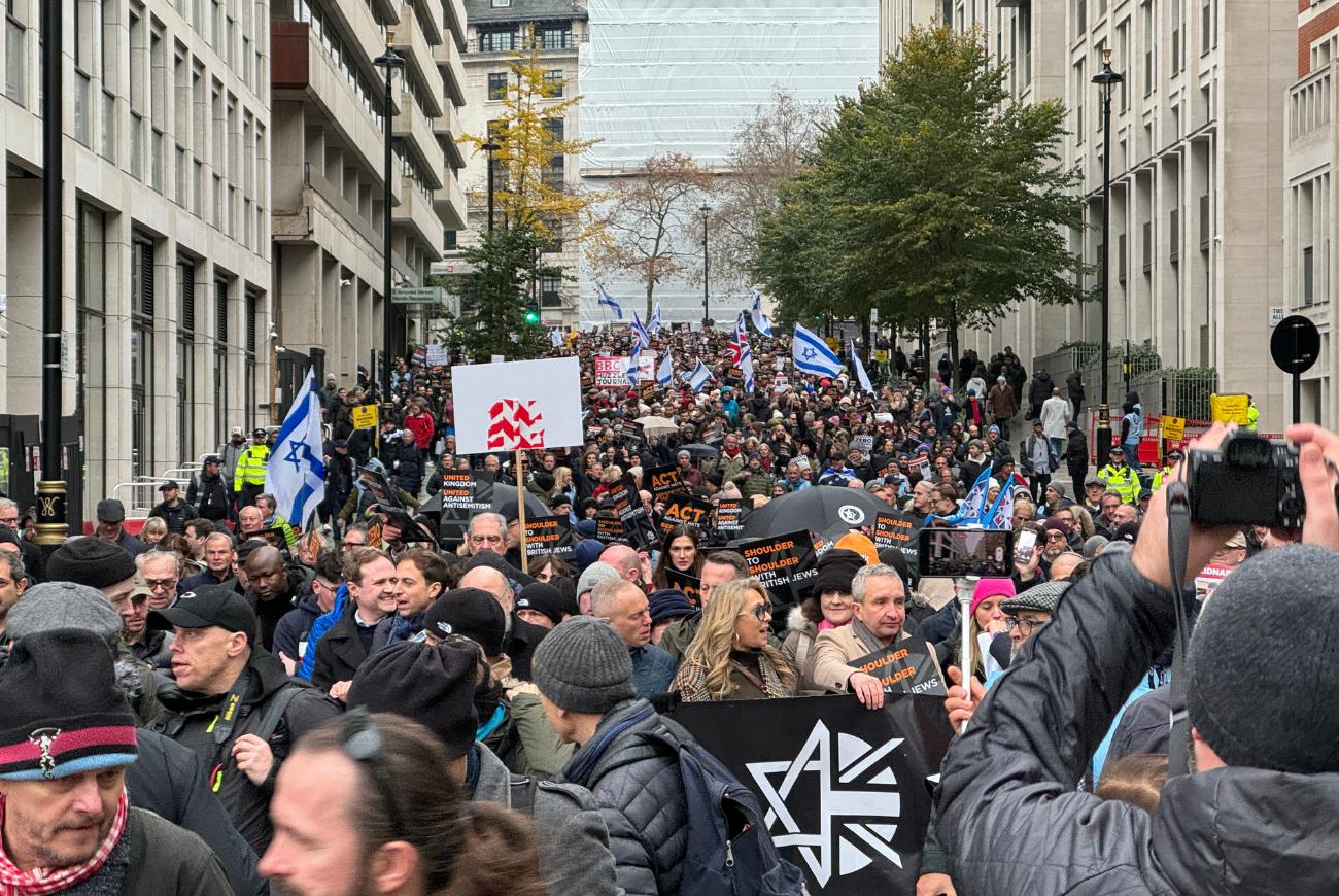 Tens of Thousands British Jews Rally Against Antisemitism 