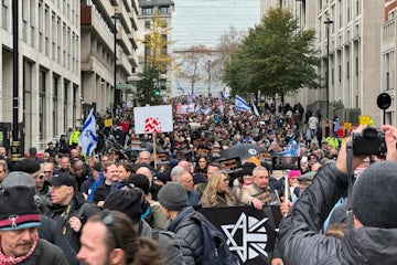 Tens of Thousands British Jews Rally Against Antisemitism 
