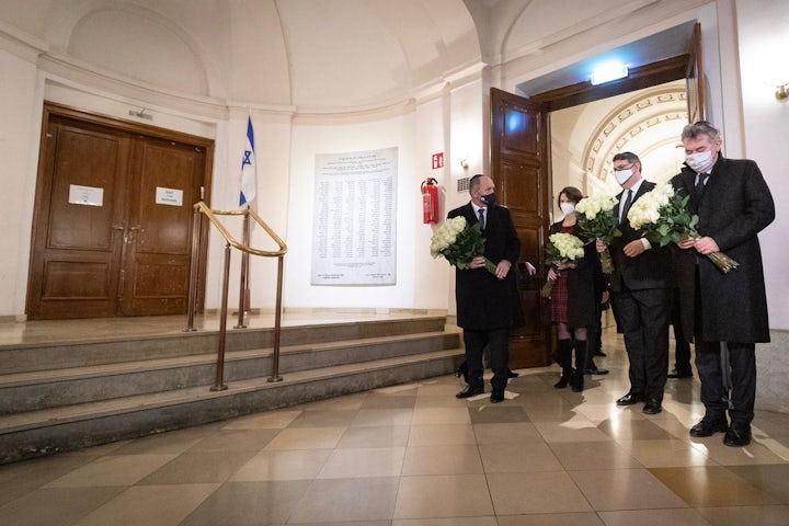 Jewish leaders in Vienna gather to commemorate Kristallnacht  
