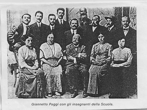 Giannetto Paggi with his colleagues at the school, including his two daughters Ida and Clelia. (c) Roberto Nunes Vais, Reminiscenze tripoline