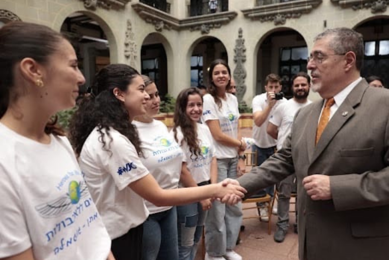Heroes for Life and World Jewish Congress-Israel delegation Honored by the President of Guatemala