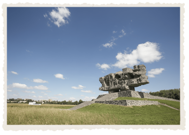 Majdanek 2 2 medium
