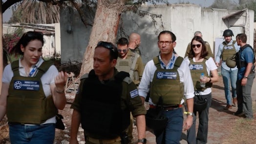 WJC Elevate delegation visits devastated kibbutz in southern Israel