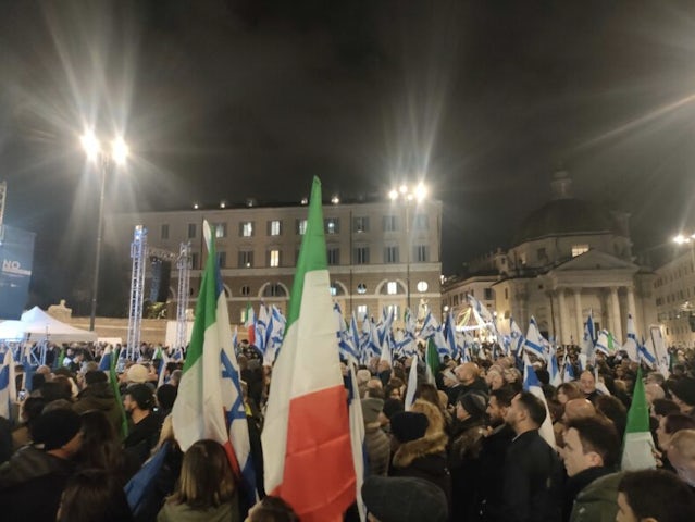 Thousands Protest Antisemitism in Rome