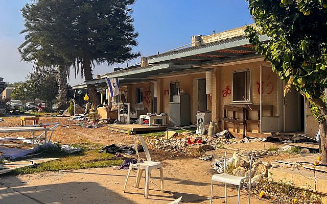 Eliza Kanner | The Smell of Death and a Lemon Tree