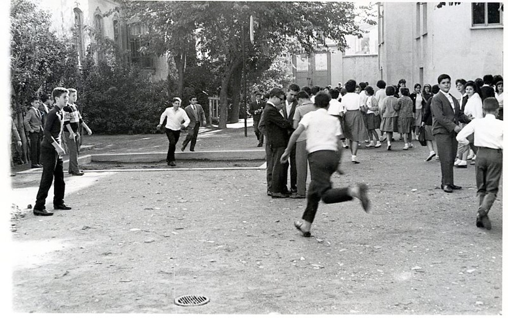 Jewish middle school children playing sports at the AIU in 1963. 