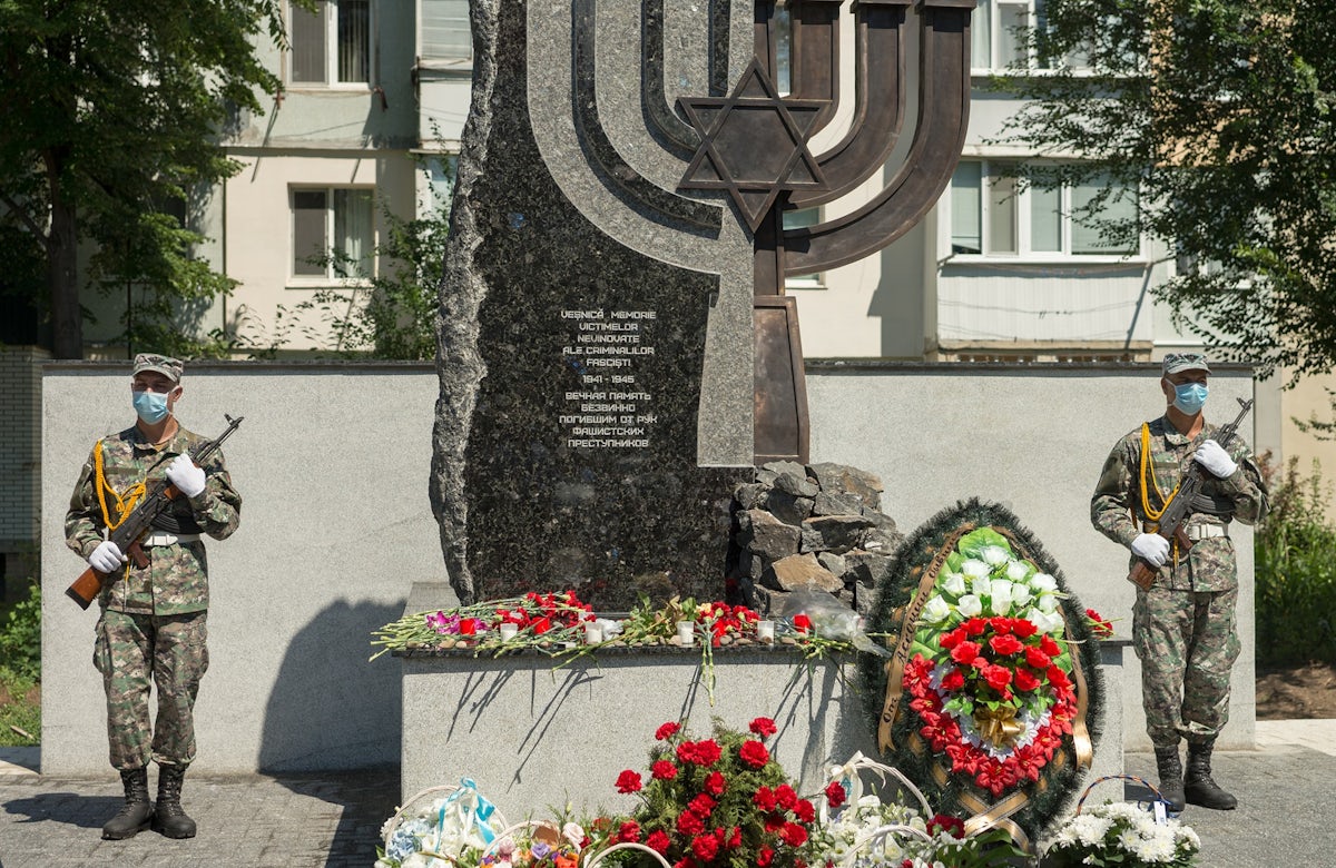 Memorial unveiled in Moldova in memory of Jewish victims of Cahul Ghetto
