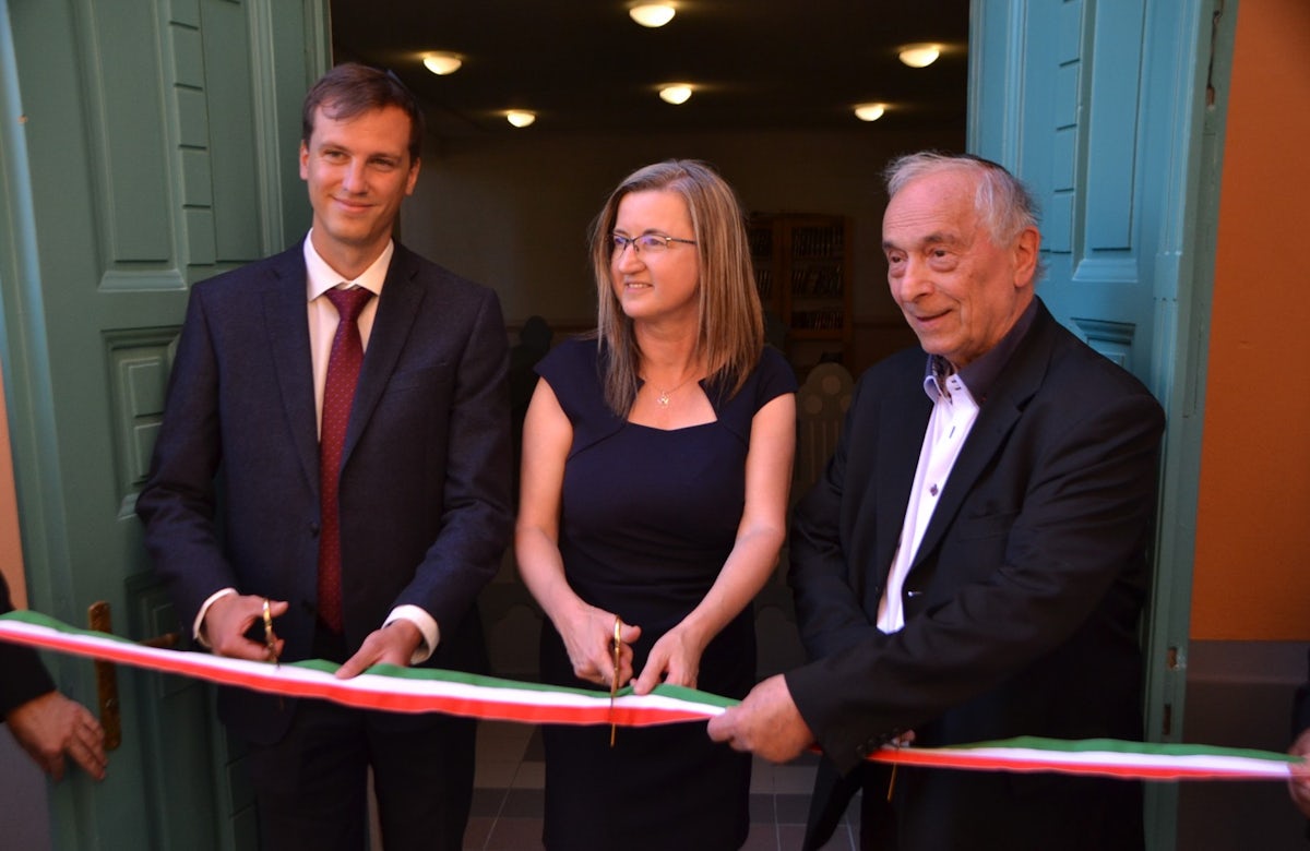 Hungarian city celebrates renovation of synagogue