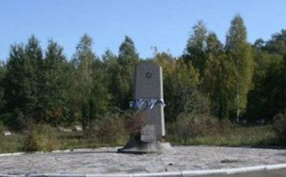 Vandals desecrate Holocaust memorial in Ukrainian Jewish cemetery