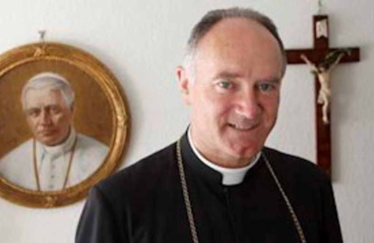 Pius Brotherhood leader calls Jews "enemies" of the Catholic Church