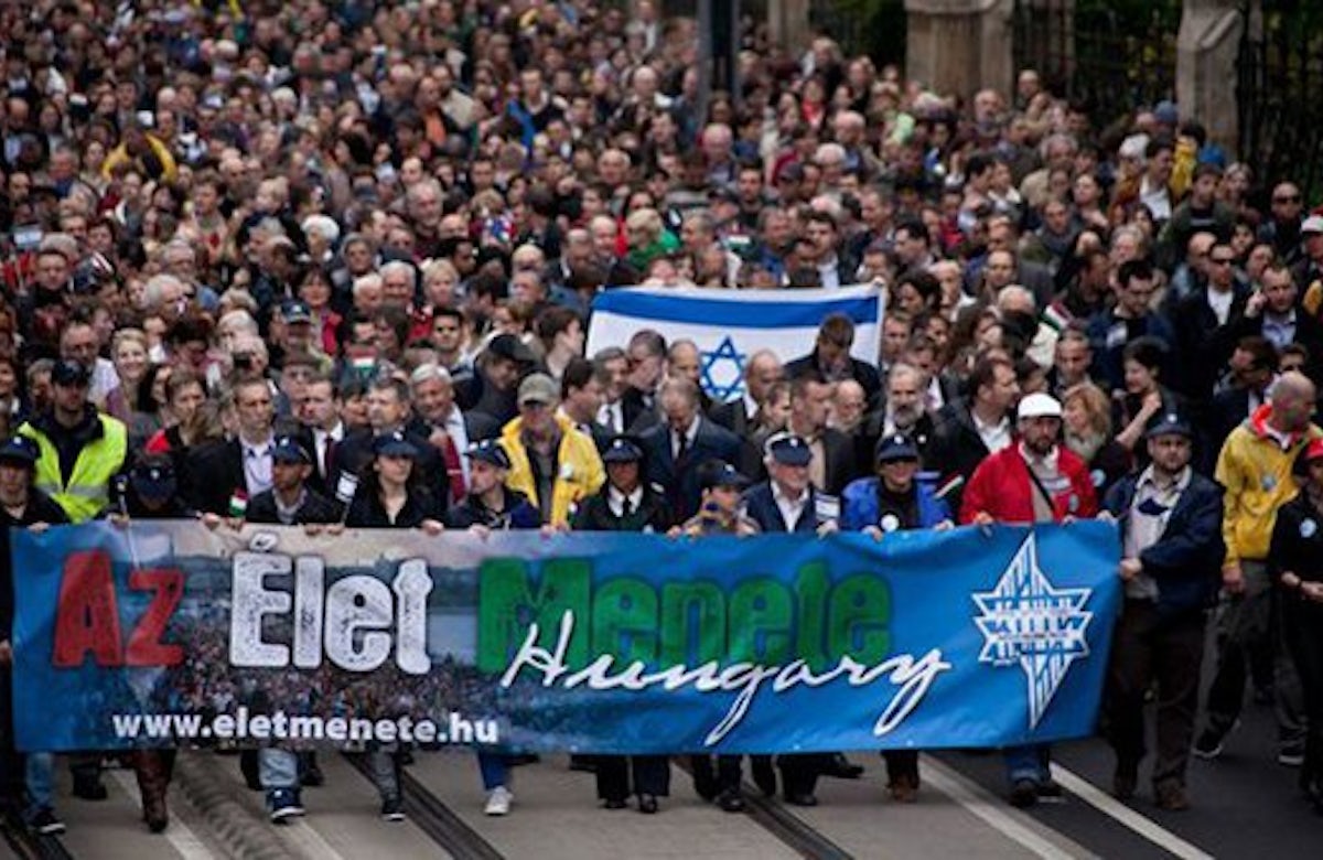 Thousands march in Hungary to remember Shoah victims