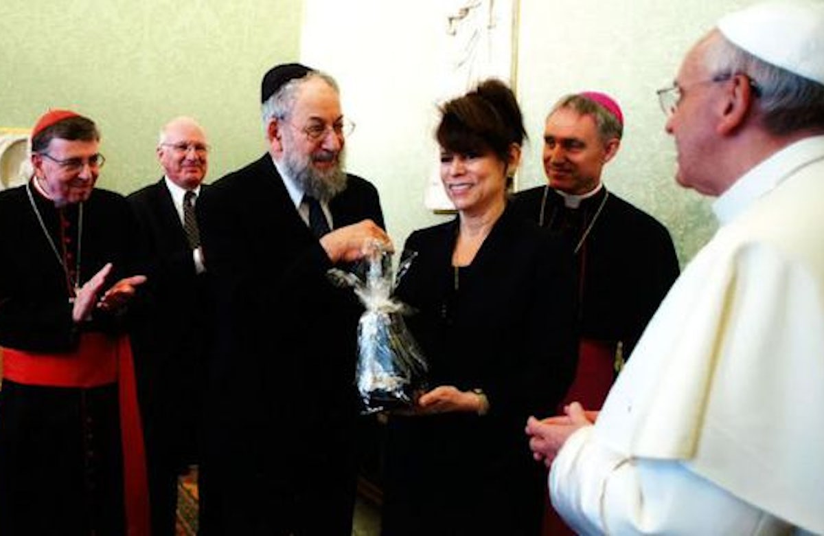 Pope: 'A true Christian cannot be an anti-Semite'