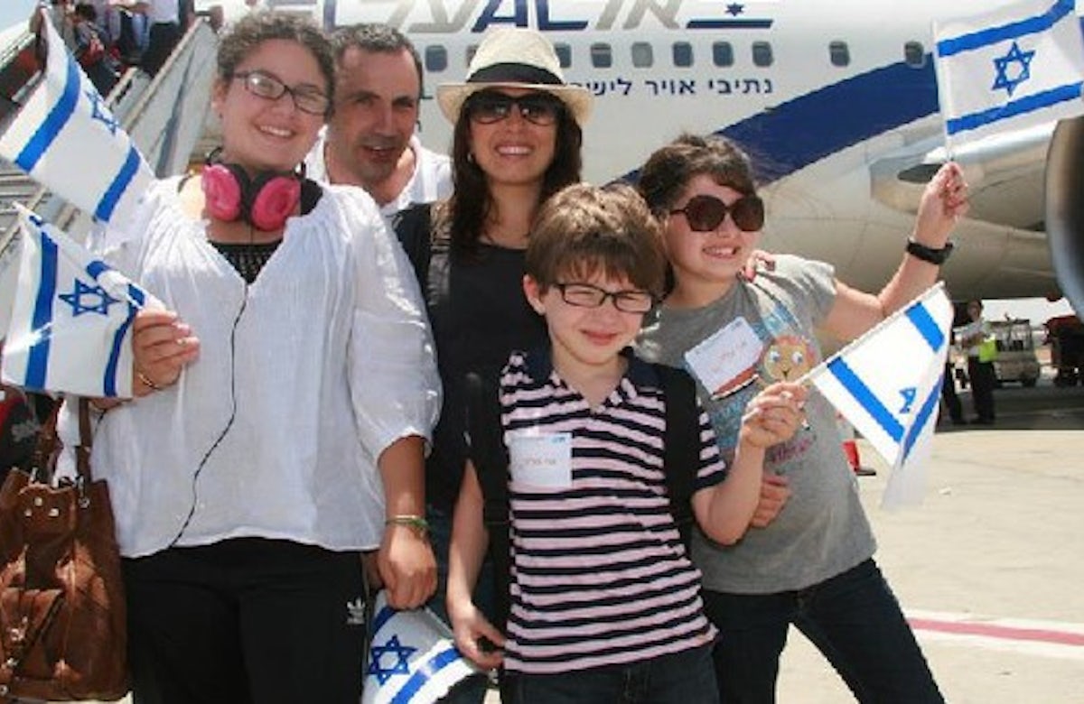 France records the highest aliyah rates in 2013   