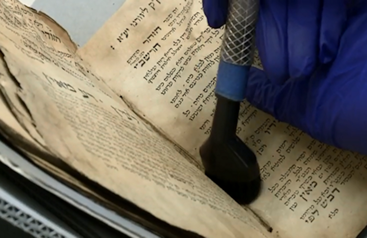 Baghdad, Washington reach deal to allow Iraqi Jewish Archive to stay in US
