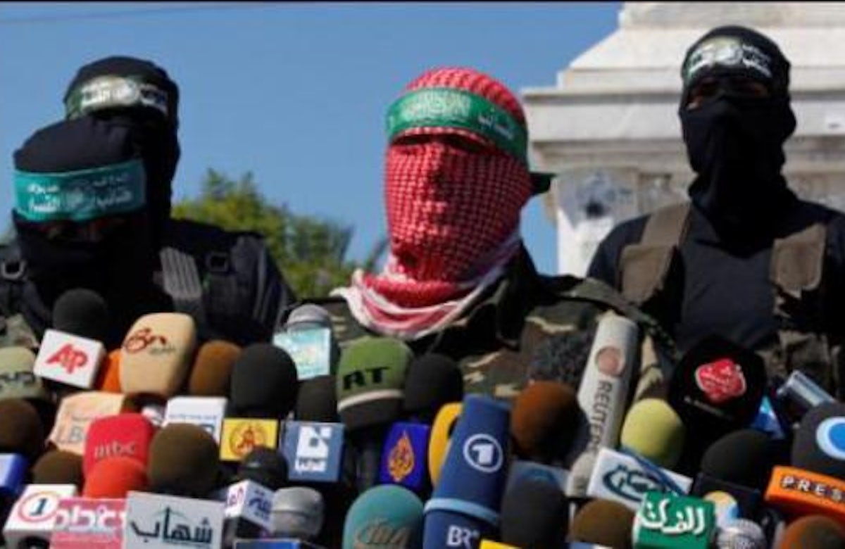 Foreign Press Association blasts Hamas’s intimidation of journalists in Gaza