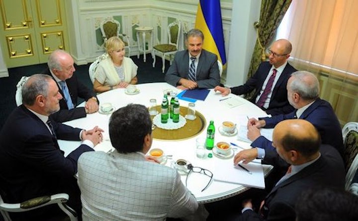 World Jewish Congress delegation meets with Ukrainian PM to discuss situation of Jews