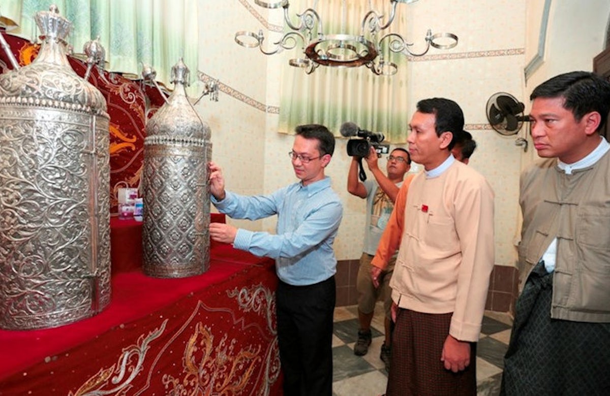 Commemorative plaque unveiled at Myanmar's only synagogue