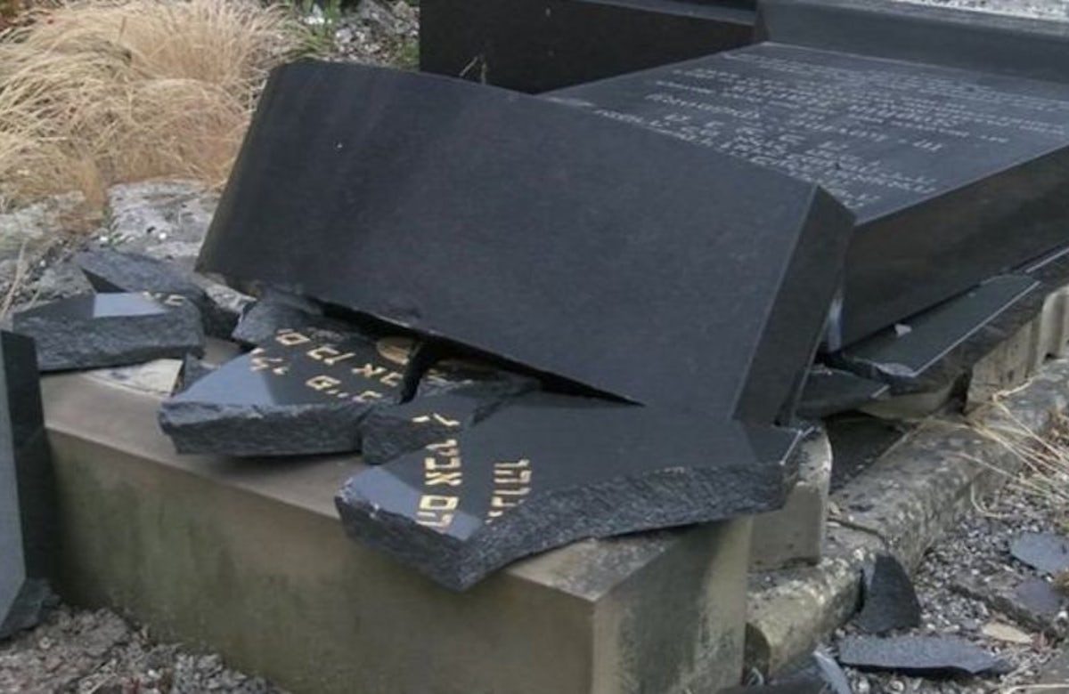 World Jewish Congress condemns desecration of U.K. Jewish cemetery