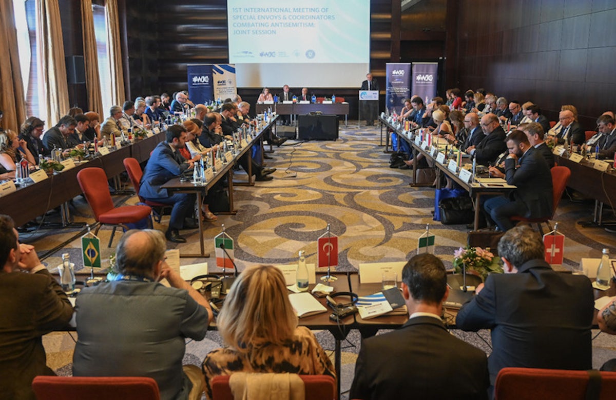Special envoys combating antisemitism convene in Bucharest to deliberate best practices and future action