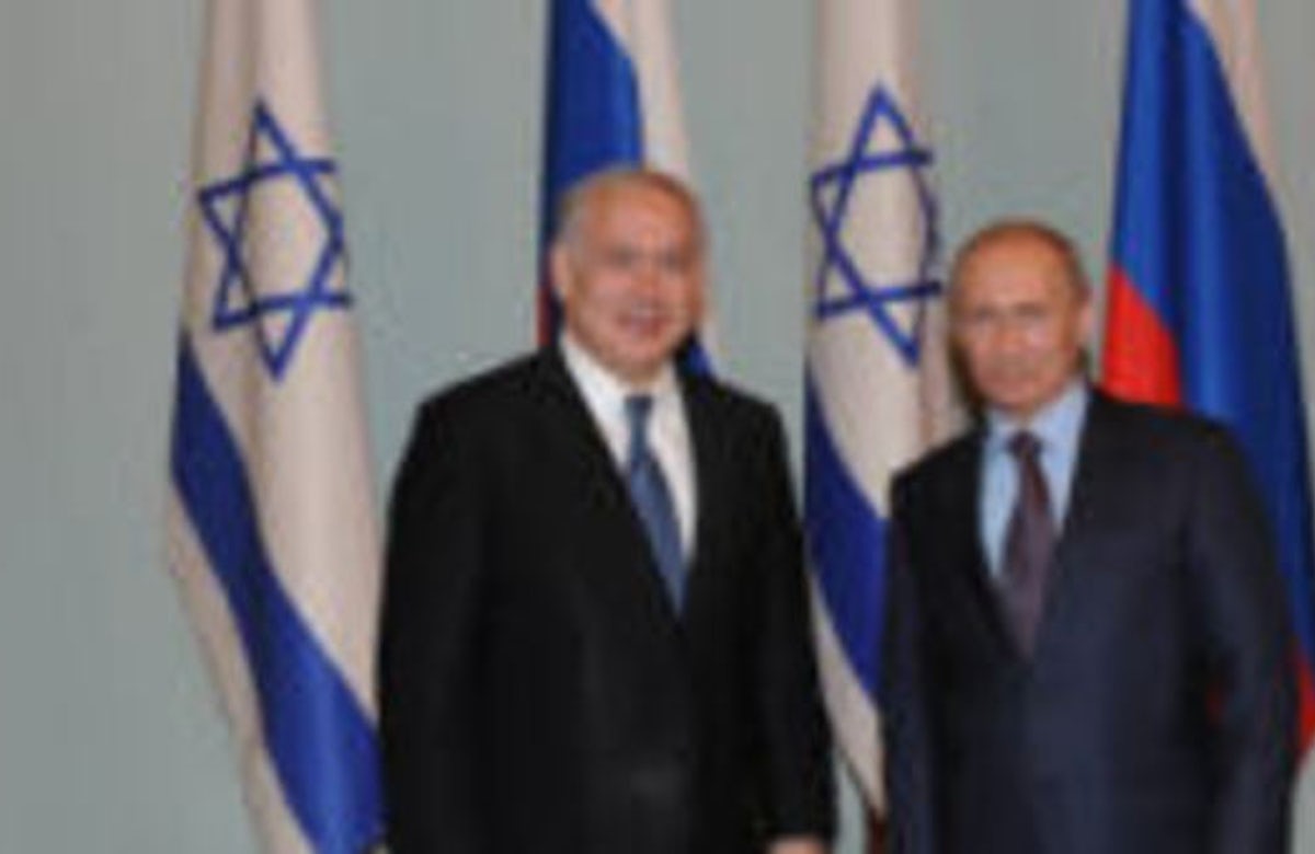 Russia to build Holocaust museum; Israel to erect memorial to Soviet Army